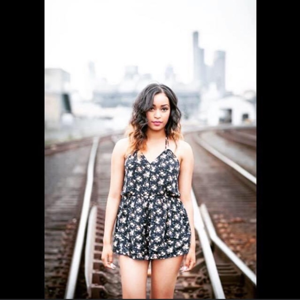 Floral Romper - Picture 2 of 3
